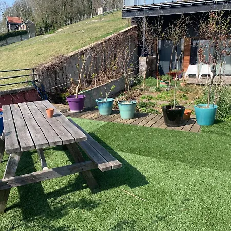Eco Mezzanine Wifi Piscine Stationnement Gratuit Terrasse Dans Jardin روان