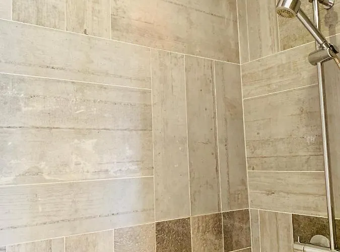 Eco Mezzanine Wifi Stationnement Rue Gratuit Terrasse Dans Jardin 鲁昂